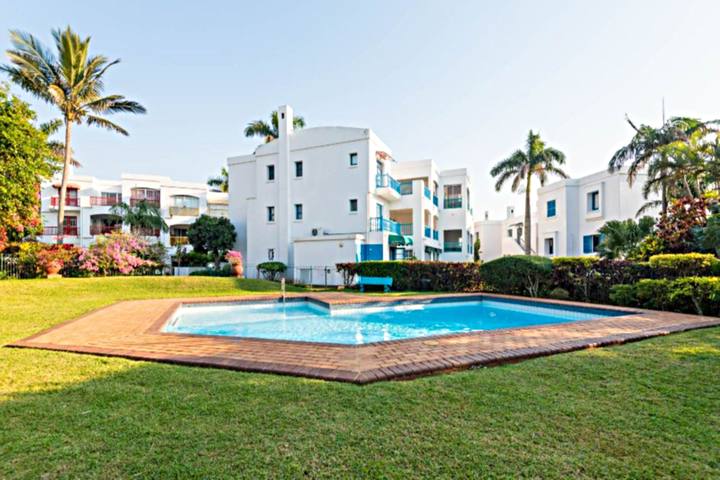 Paros U1 Complex Pool